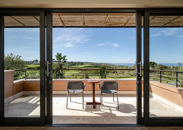 Pet Friendly hotel: Pezula Nature Retreat