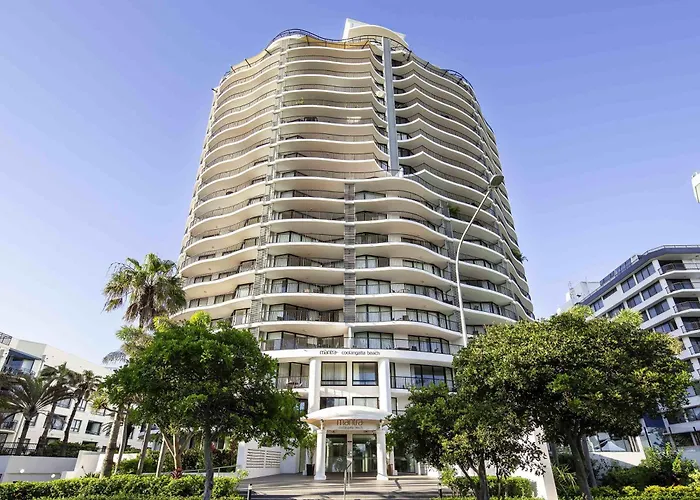 Beach hotel: Mantra Coolangatta Beach