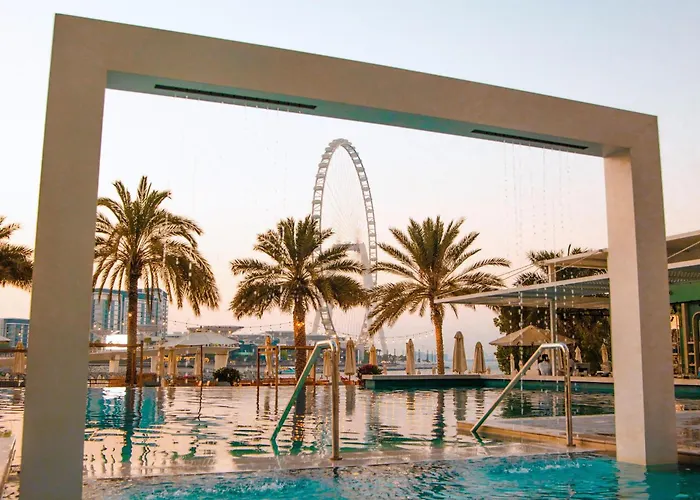 Hotel with pool: Doubletree By Hilton Dubai Jumeirah Beach