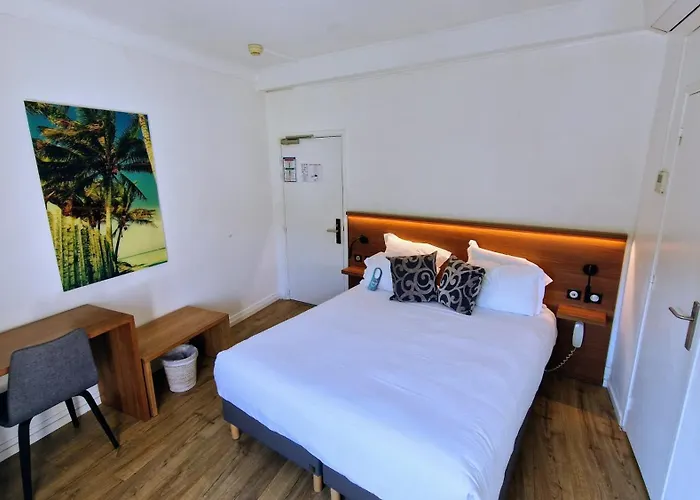 Hotel B Lodge