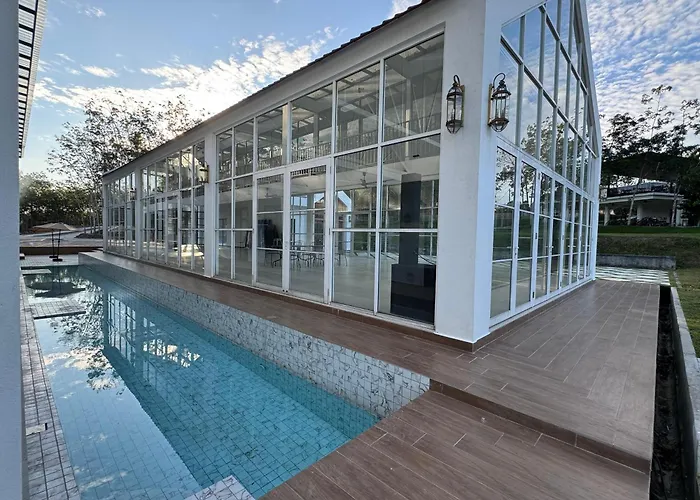 The Rubber Escape, Melaka