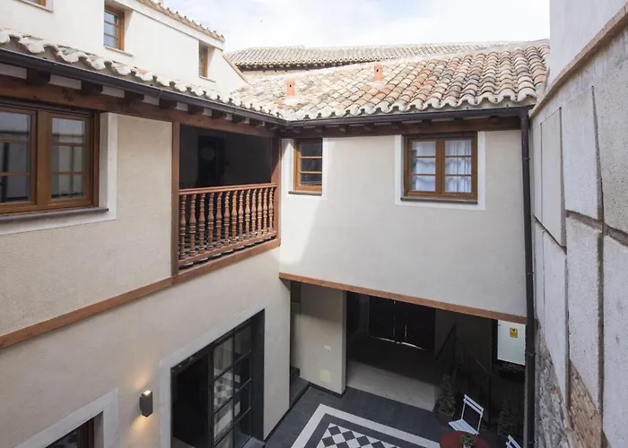 Apartamentos Virgen Blanca