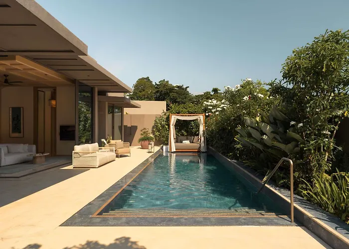 Pet Friendly hotel: Raffles Sentosa Singapore