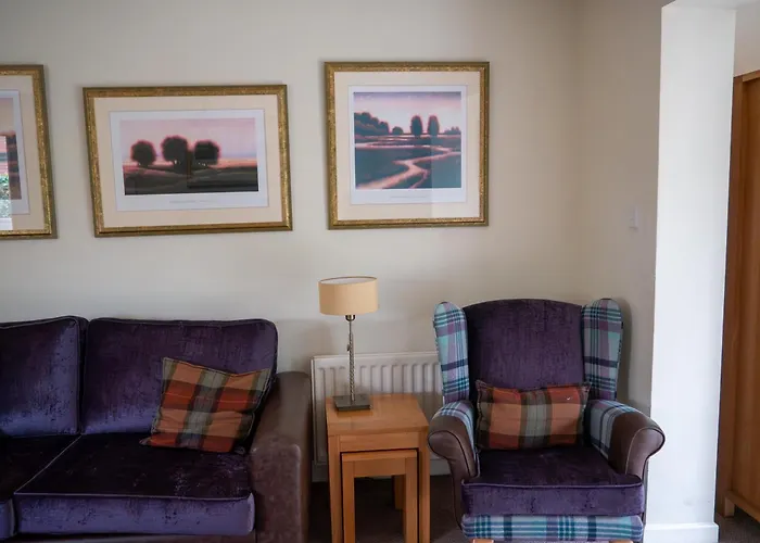 Hotel with pool: Elmers Court Hotel