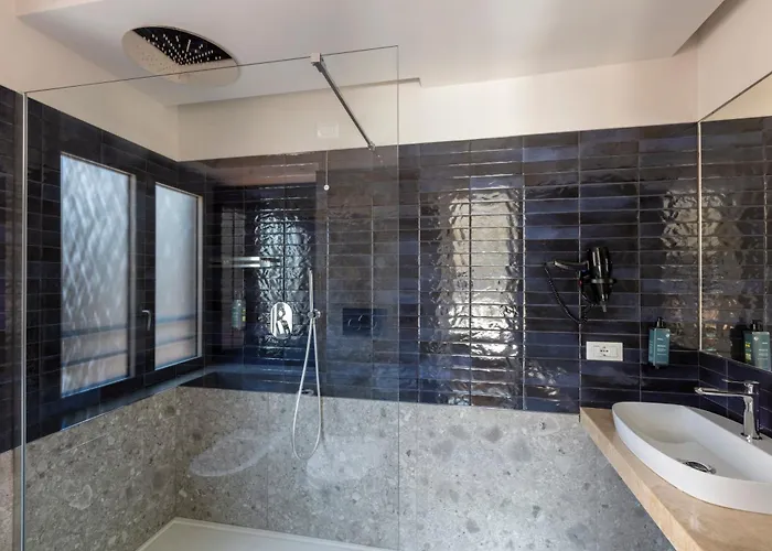Luxury hotel only: Hotel La Rovere