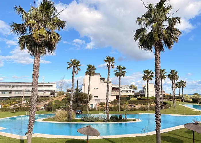 Hotel cerca del colegio: Life Apartments El Rompido