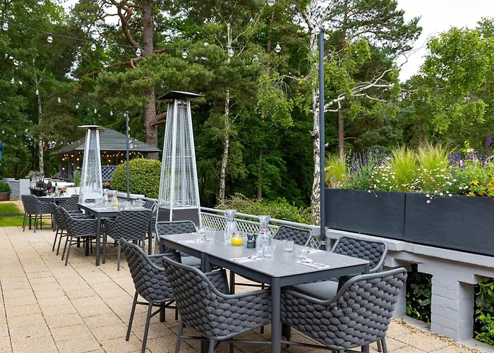 4 star hotel: Hilton Cobham