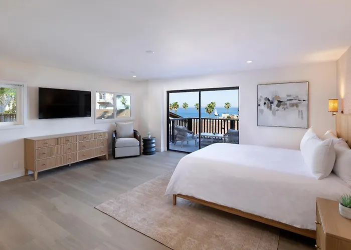 La Jolla Cove Suites