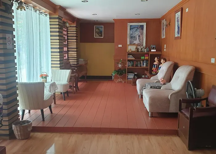 Little Guest House Hotel