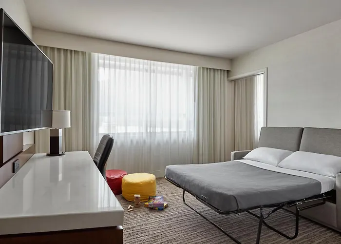 Calgary Airport Marriott In-Terminal Hotel