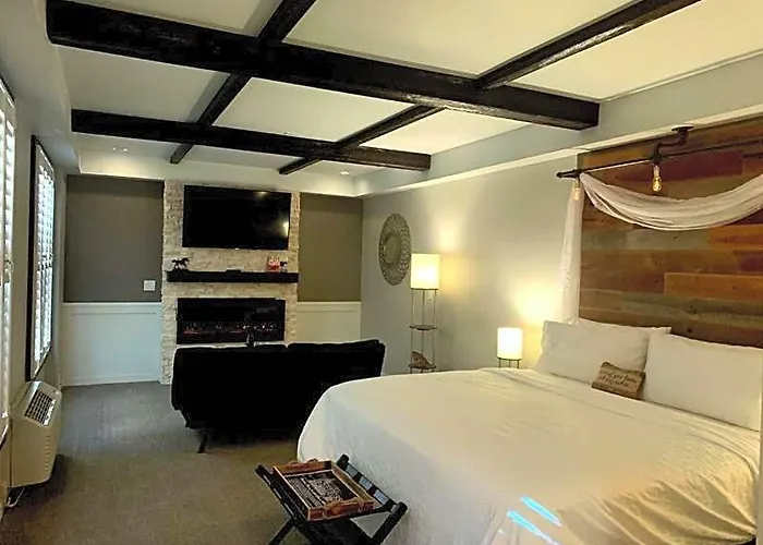 Cedar Stables Inn & Suites