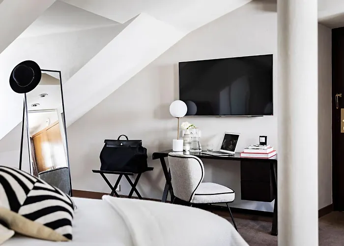 Holiday Inn Paris Elysées, an IHG Hotel