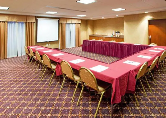 Holiday Inn Express Hotel & Suites Hagerstown By Ihg