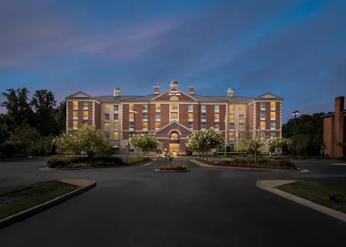 Hotels with pool Hampton Inn & Suites Williamsburg-Central