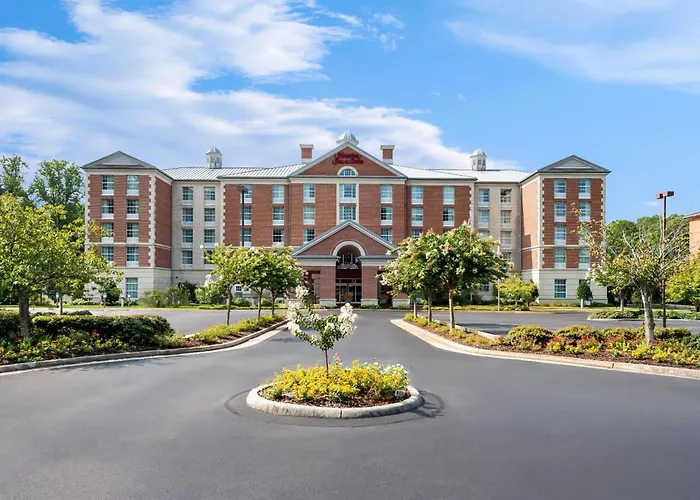 Hotels with pool Hampton Inn & Suites Williamsburg-Central