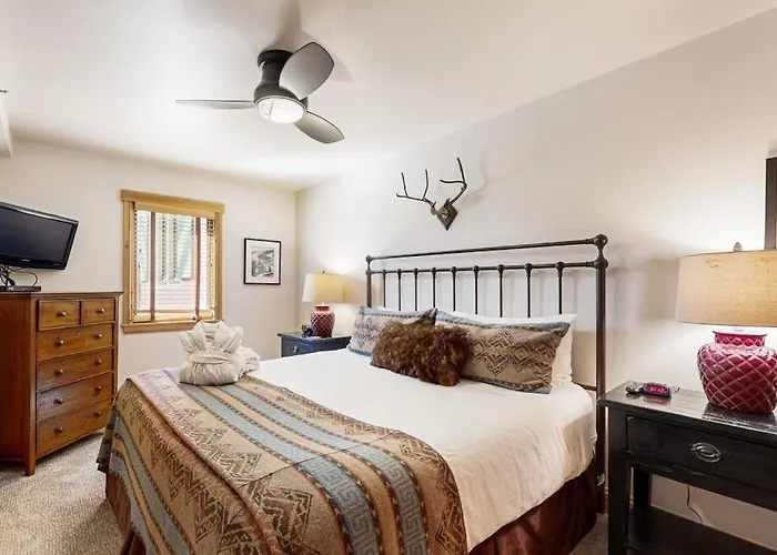 Lion Square Lodge