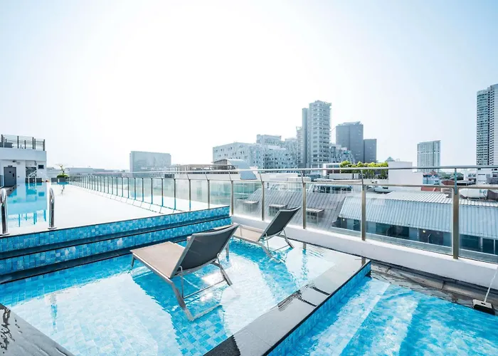Hotels with a view Mercure Singapore Tyrwhitt