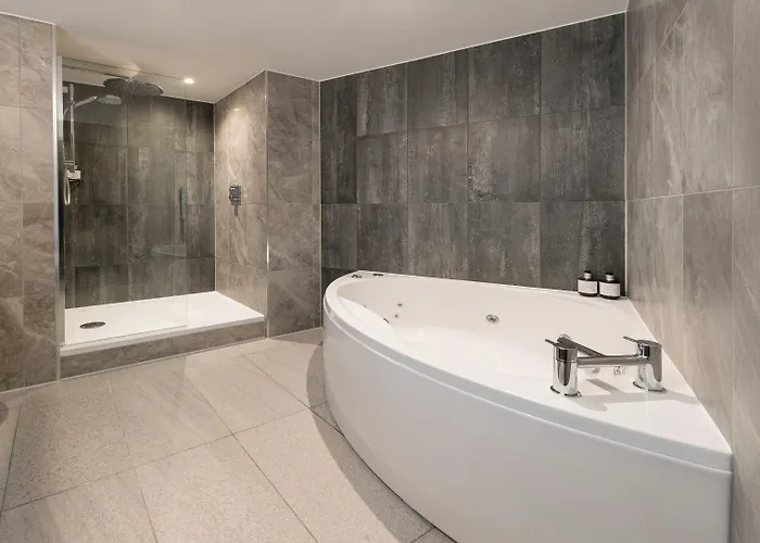 Familienhotels Voco Edinburgh - Haymarket By Ihg