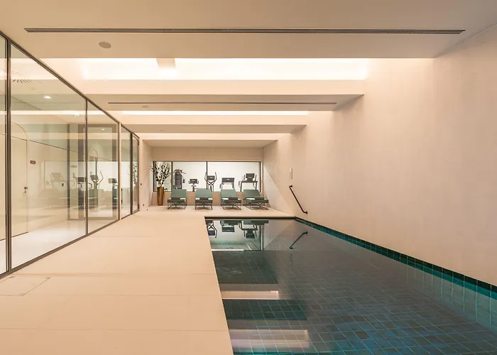 LUSTER Hotel