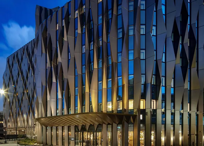 Canopy By Hilton City