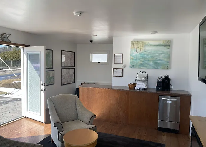 Sara Placid Inn & Suites