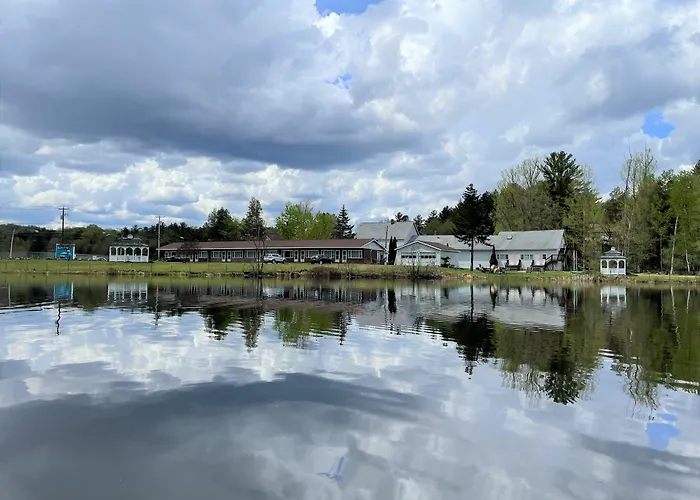 Sara Placid Inn & Suites