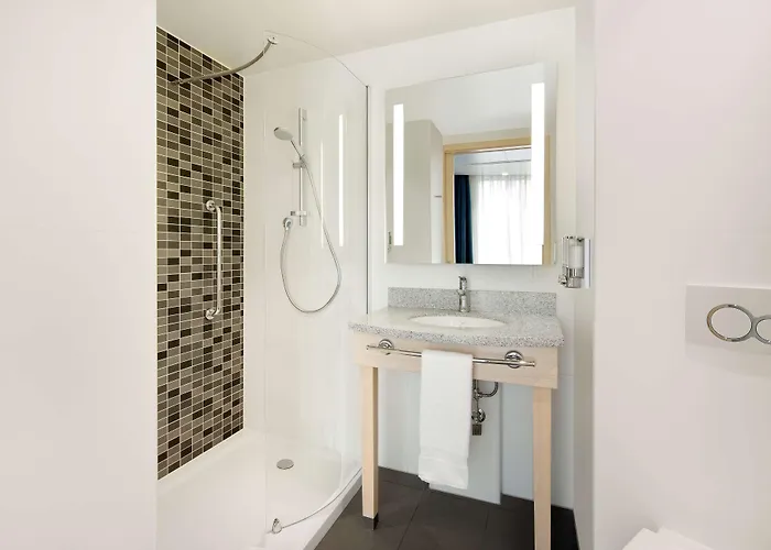  Hampton By Hilton London Docklands