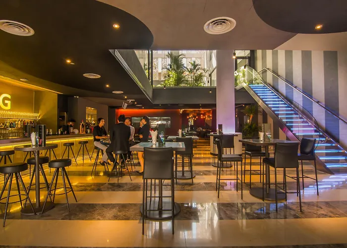 Sun & Moon, Urban Hotel