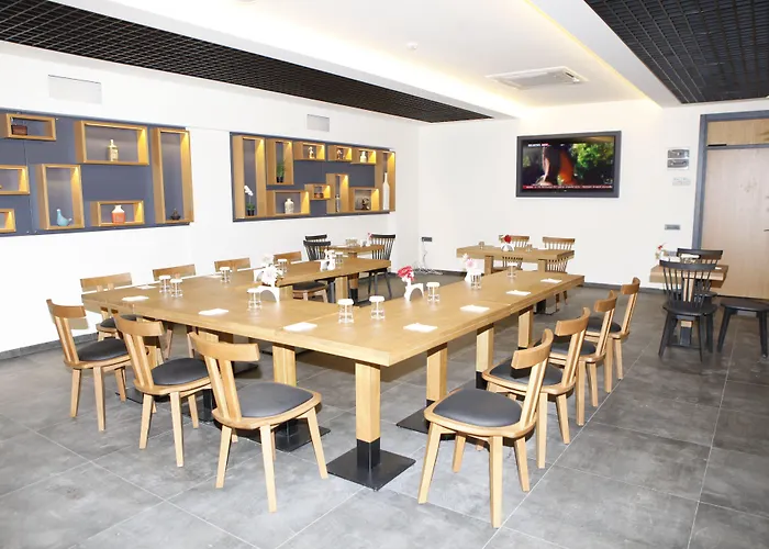 Cheap hotels Sapko Airport