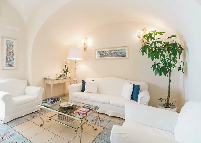 Сity center hotels Villa La Tartana