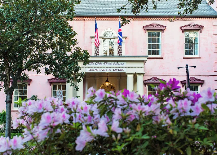 Resorts Guide Holiday Inn Savannah Historic District By Ihg