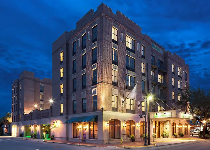 Resorts Guide Holiday Inn Savannah Historic District By Ihg