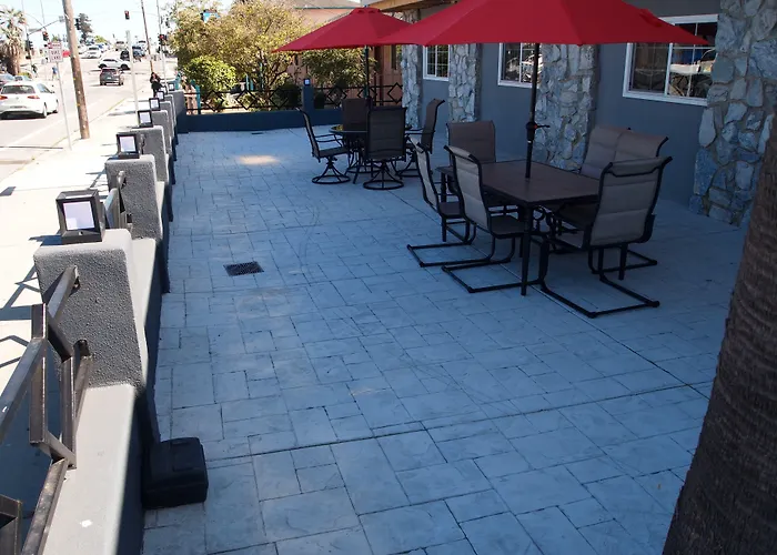 Surf City Inn & Suites