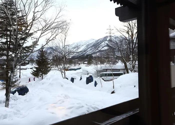 Snowlines Hakuba