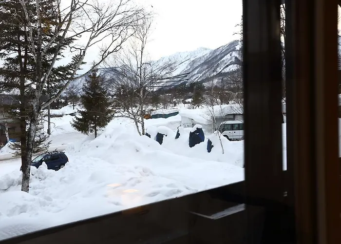 Snowlines Hakuba