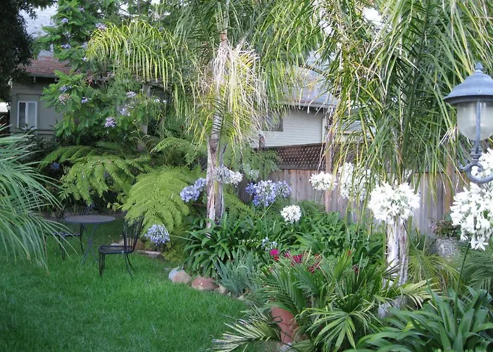 White Jasmine Inn