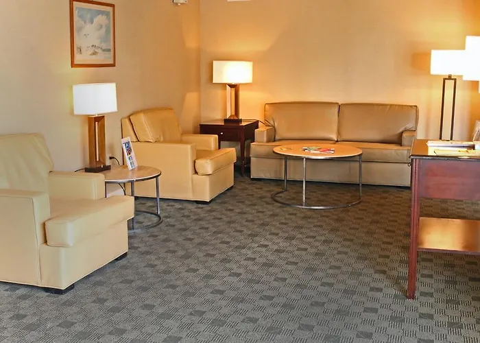 Neptune Park Inn