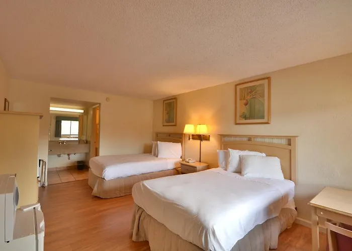 Country Hearth Inn-
