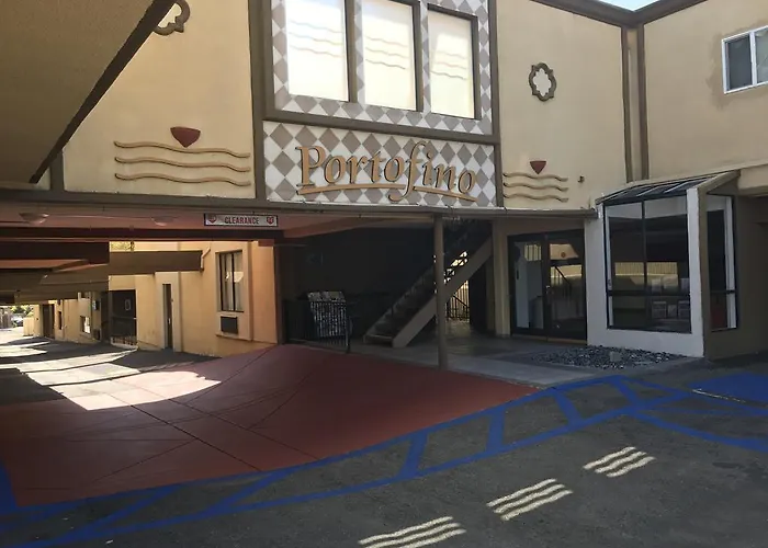 Portofino Beach Inn -