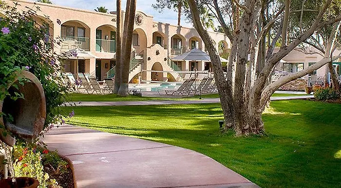 Beach hotel: Desert Sun Resort