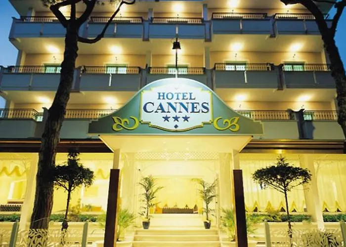 Hotel Jacuzzi: Hotel Cannes - in pieno centro