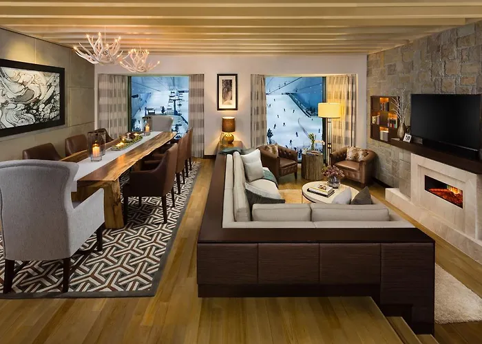Ski hotel: Aspen Chalets By Kempinski Hotel Mall Of The Emirates