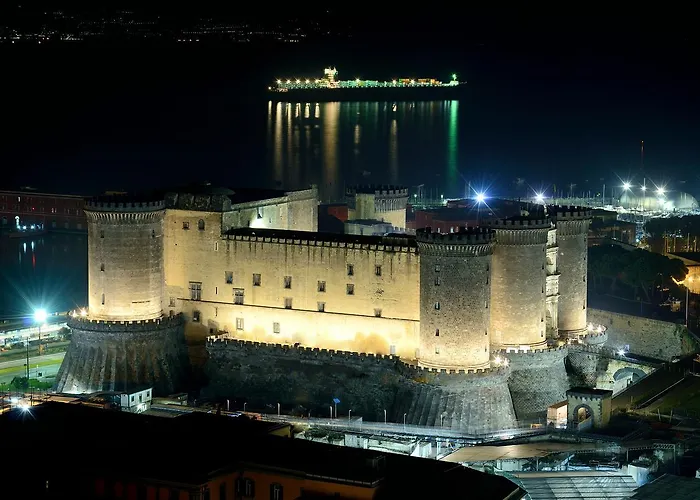 Albergo centrale: Beb House Angioino