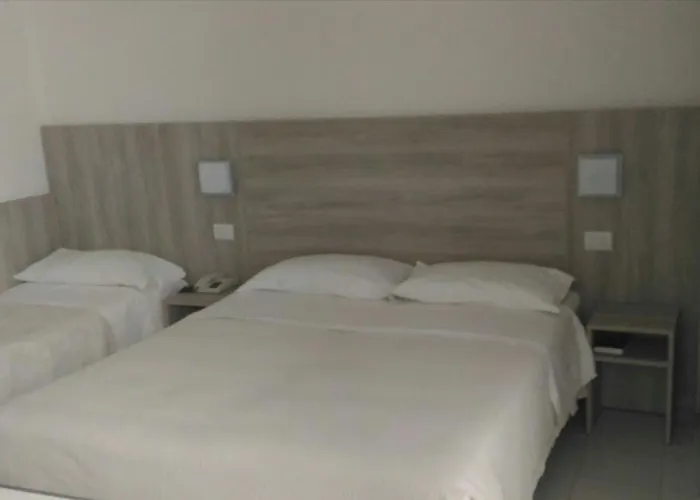 Hotel sulla spiaggia: Hotel Monti