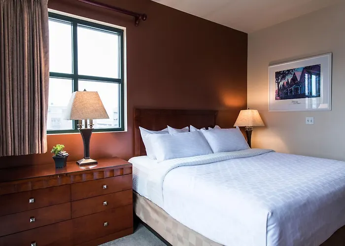 Inn At Cherry Creek