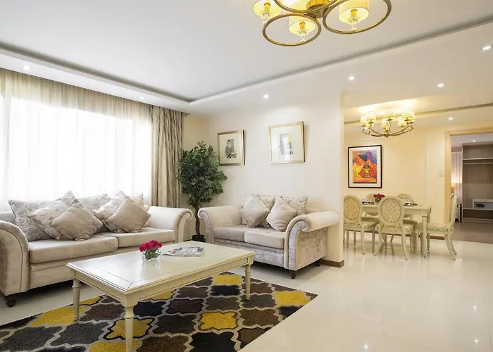 Golden Prince Hotel&Suites