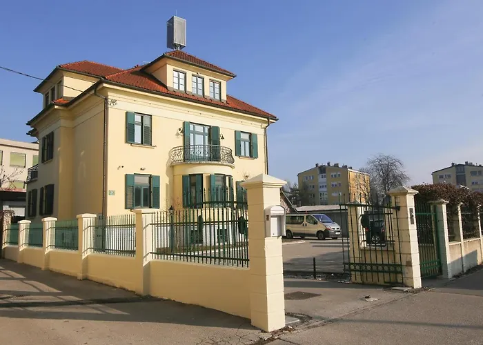 Family Hotel: Hotel Vila Katrca