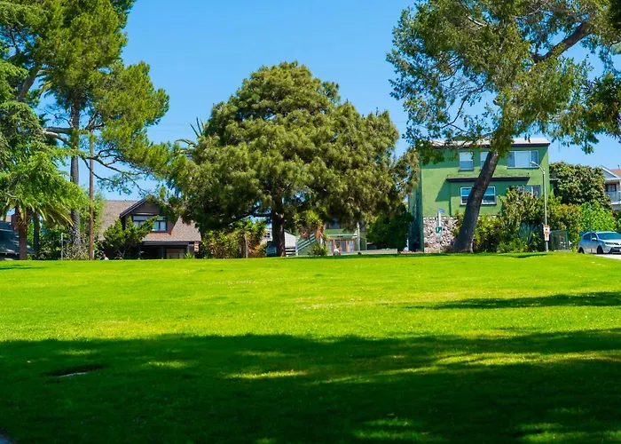 Charming 2Br Casita In Front Of Park