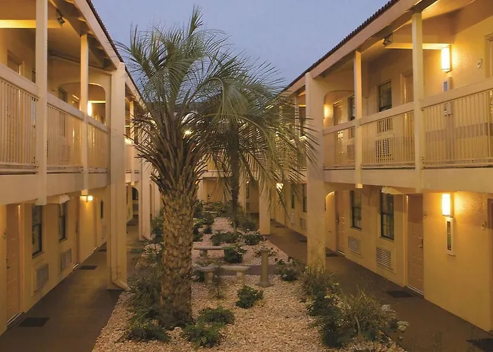 Travelodge By Wyndham Mobile