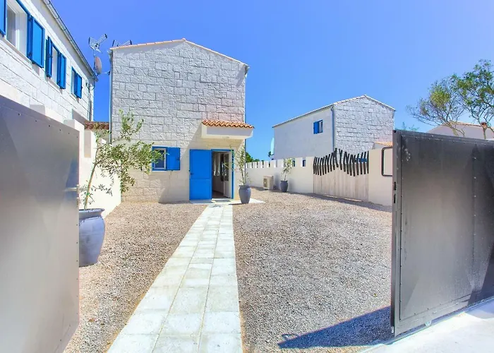 Pax Houses